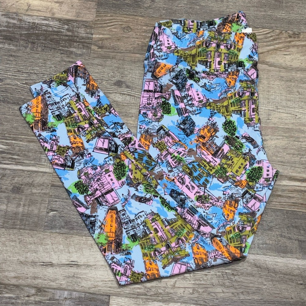 LuLaRoe Tall and Curvy leggings.